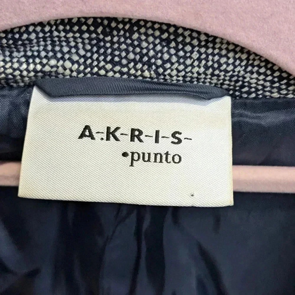 Akris Punto Silk Blazer - Picture 4 of 8